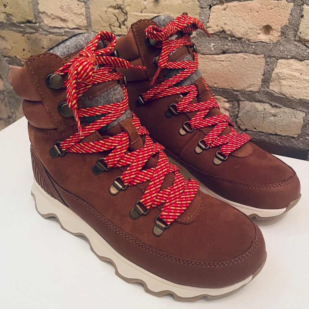 NWOT Sorel Kinetic Conquest